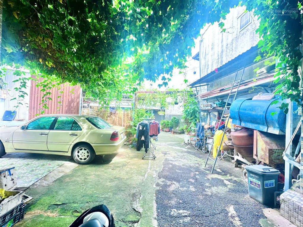 Bán nhà sân rộng rãi 52m2, 2,75 tỷ sổ đỏ sang tên ngay, tân xuân hóc môn
