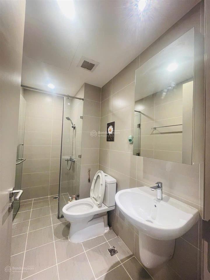 Chính chủ cần bán căn hộ cc the gold view, bán 6 tỷ 750, 70m², 2pn, 1wc. sổ hồng