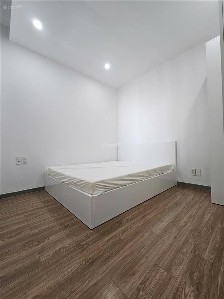 Bán cc the gold view, 6,7 tỷ, 69m2, 2pn + 1wc tại bến vân đồn, q4, giá siêu hời