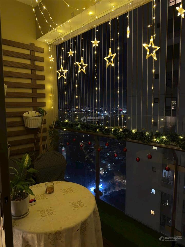 Bán gấp căn hộ 2pn, 90m2 tại the gold view, bến vân đồn, quận 4, 7,95 tỷ vnd hot!