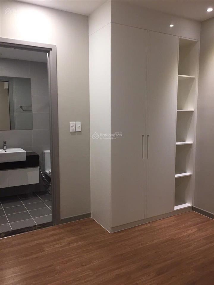 Bán gấp căn hộ tại the gold view, 7 tỷ 050 81m, 2pn 2wc, nội thất cơ bản. sắp làm sổ hồng