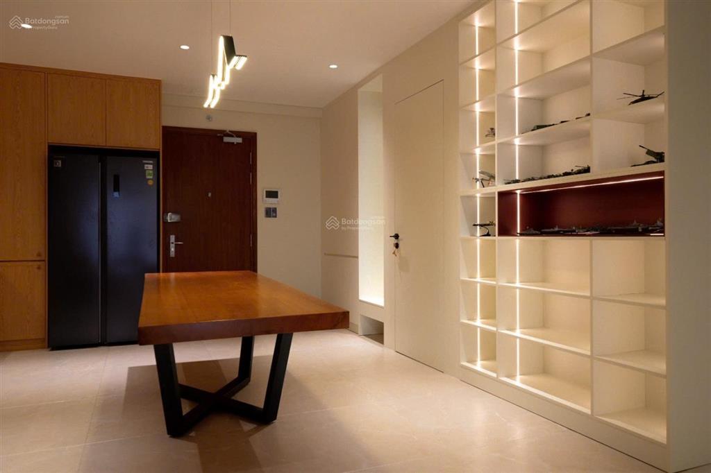 Bán cc đẹp tại bến vân đồn, 7,568 tỷ, 90m2, 2pn, 2wc vừa ở vừa làm văn phòng.
