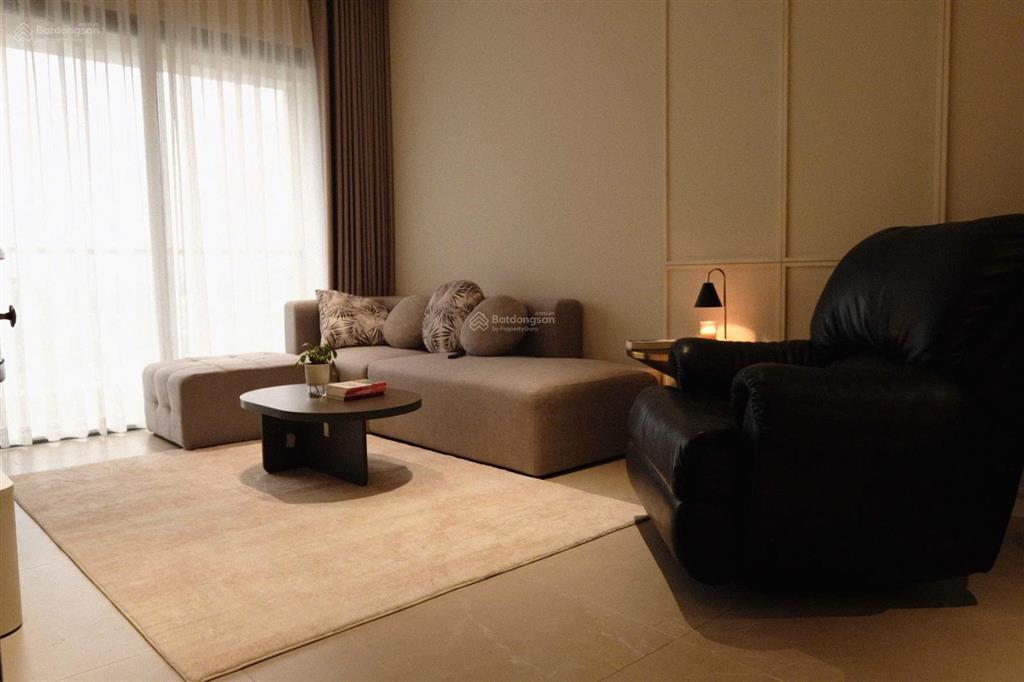 Bán cc đẹp tại bến vân đồn, 7,568 tỷ, 90m2, 2pn, 2wc vừa ở vừa làm văn phòng.