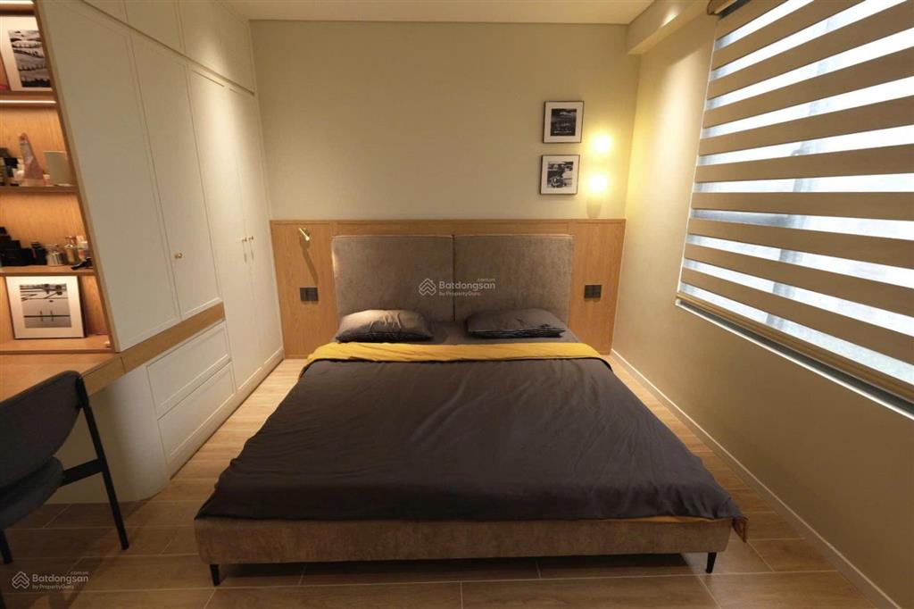 Bán cc đẹp tại bến vân đồn, 7,568 tỷ, 90m2, 2pn, 2wc vừa ở vừa làm văn phòng.