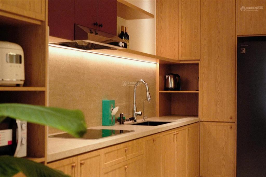 Bán cc đẹp tại bến vân đồn, 7,568 tỷ, 90m2, 2pn, 2wc vừa ở vừa làm văn phòng.