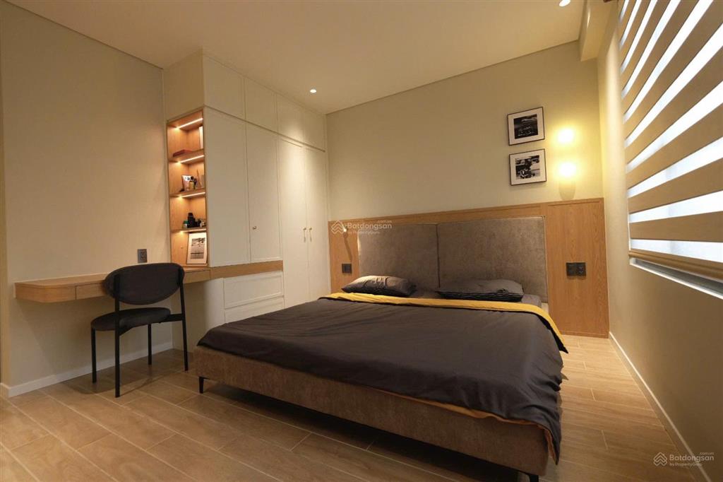 Bán cc đẹp tại bến vân đồn, 7,568 tỷ, 90m2, 2pn, 2wc vừa ở vừa làm văn phòng.