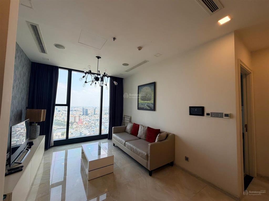 Giá tốt! vào ở ngay căn hộ 1pn 53m2 giá thuê 21 triệu/th vinhomes golden river 0979 934 ***