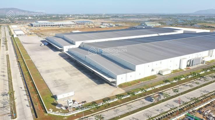 Ngộp bán gấp đất 1.1ha góc 2 mặt tiền kcn phú mỹ tỉnh brvt