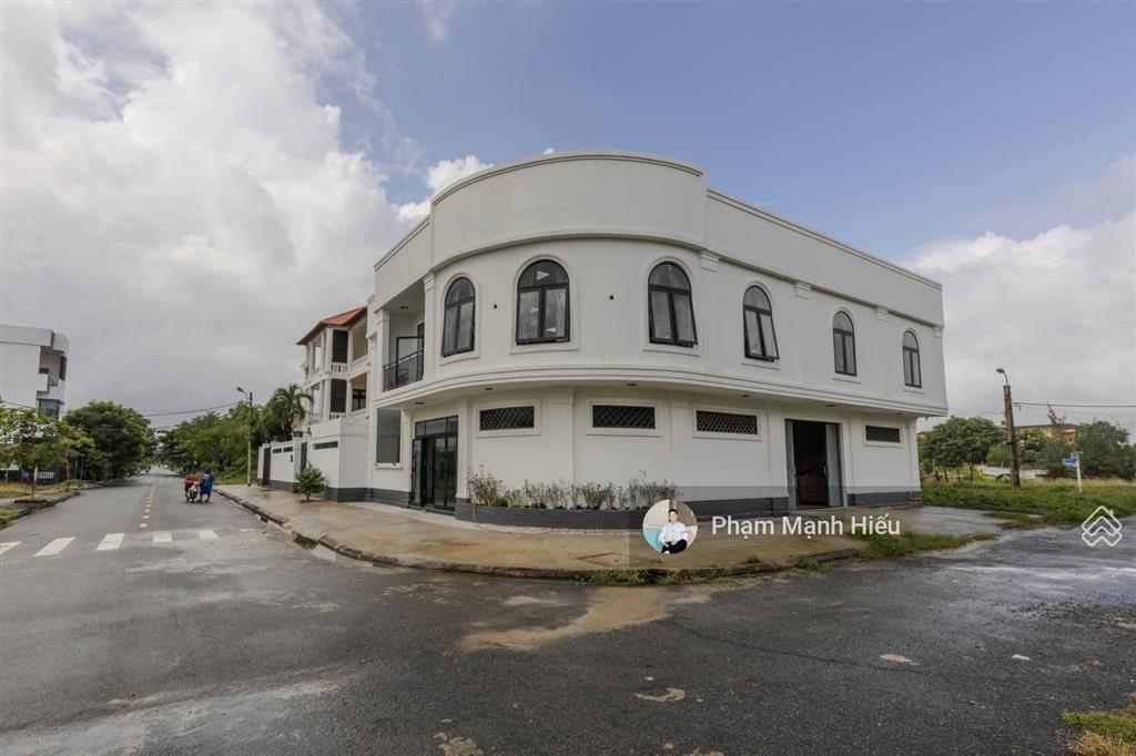 Siêu phẩm lô góc 50 bước chân ra mặt biển quỹ đất hiếm còn sót lại