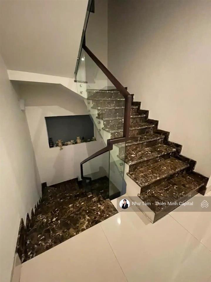 Vip! ngang 10m, nhà đẹp có thể vào ở ngay đường nam kỳ khởi nghĩa, quận 3, dt 10m x 10m. chỉ 19 tỷ