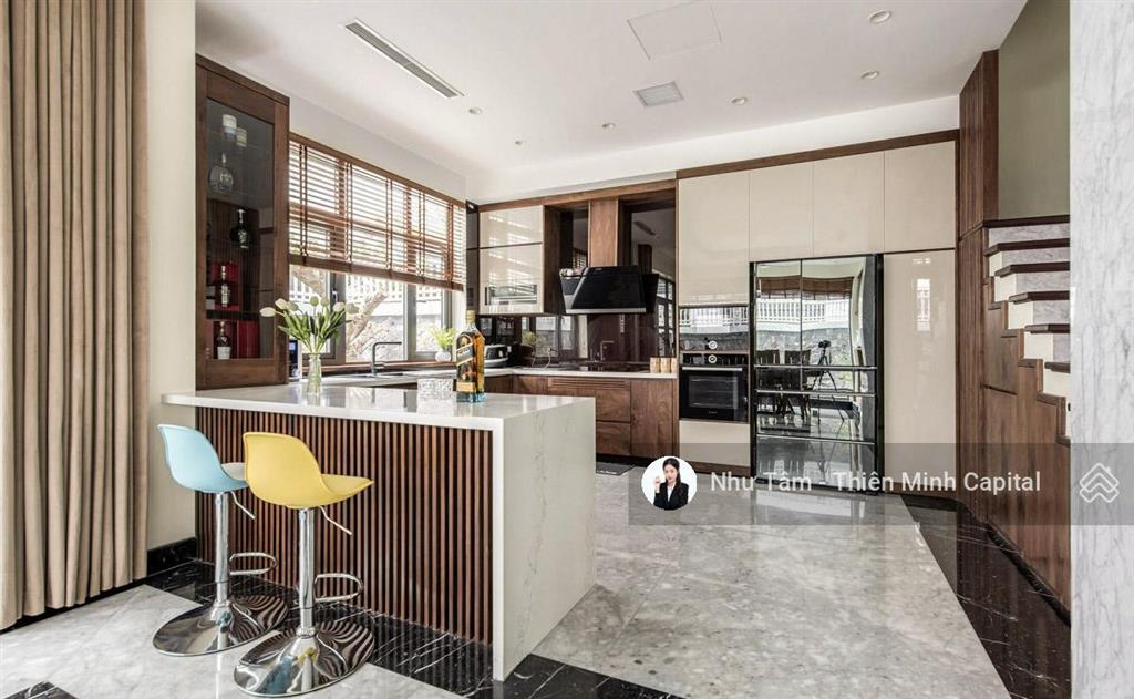 Sốc! ngang 6m giữa quận 3 chỉ 14 tỷ, hxh võ thị sáu, 4 tầng đẹp như mới. 0935 654 ***