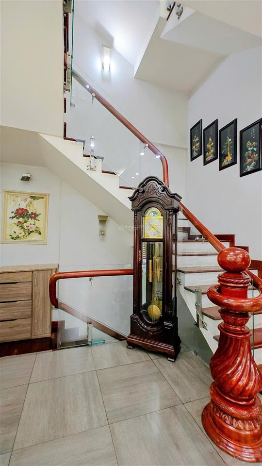 Ngang 5,6m  hxh nguyễn thị minh khai, đa kao, quận 1, 72m², 5 tầng, 19,9 tỷ thương lượng
