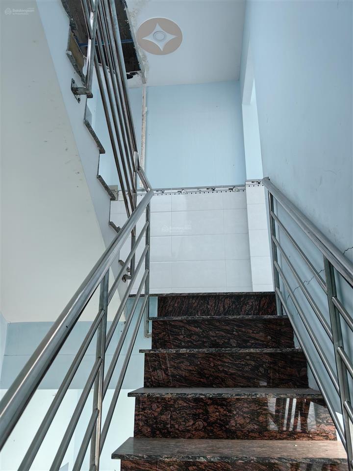 Bán nhà mặt tiền tân hiệp 47/1, xã tân hiệp, hóc môn. 3 tầng. tổng dt 199m2. 5,7 tỷ.