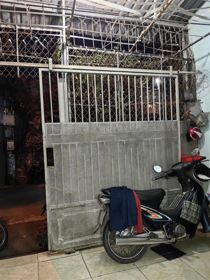 Nhà mt đường, một sẹc ngắn tô ký. 4,2x12. 48m2. 3,3 tỷ