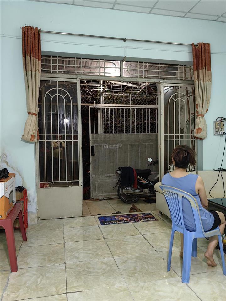 Nhà mt đường, một sẹc ngắn tô ký. 4,2x12. 48m2. 3,3 tỷ