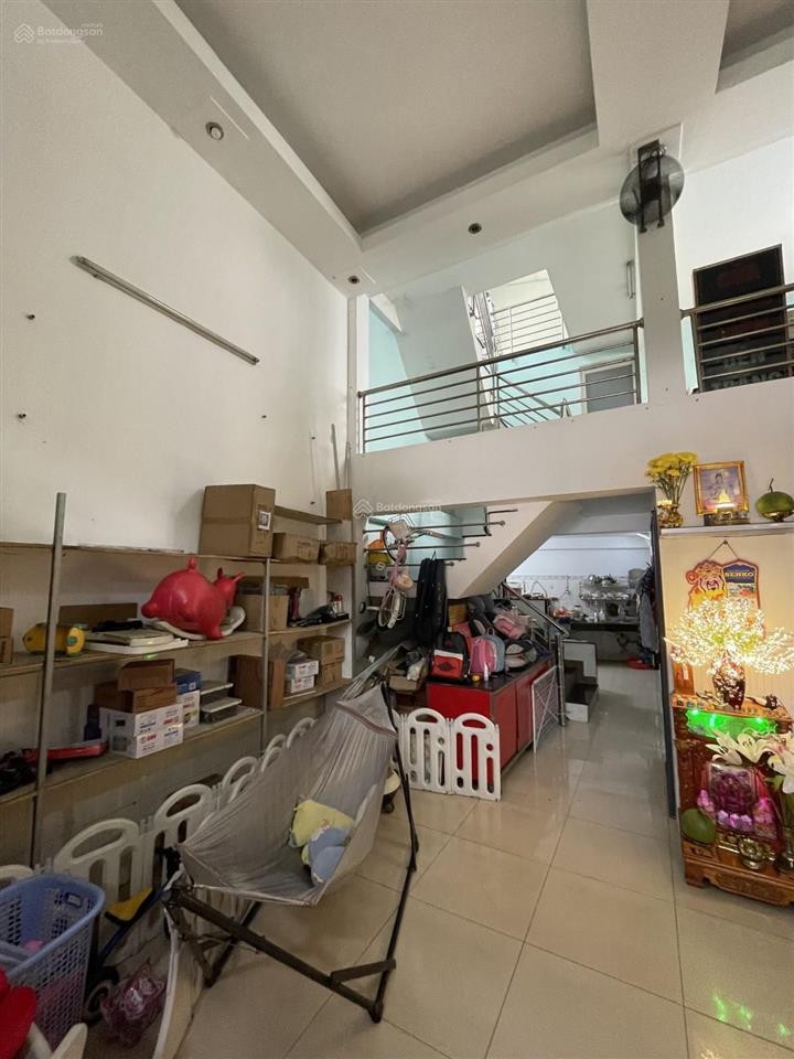 Bán nhà mặt tiền lý thường kiệt, hóc môn. 6x20. 3 tầng. 11.5 tỷ.