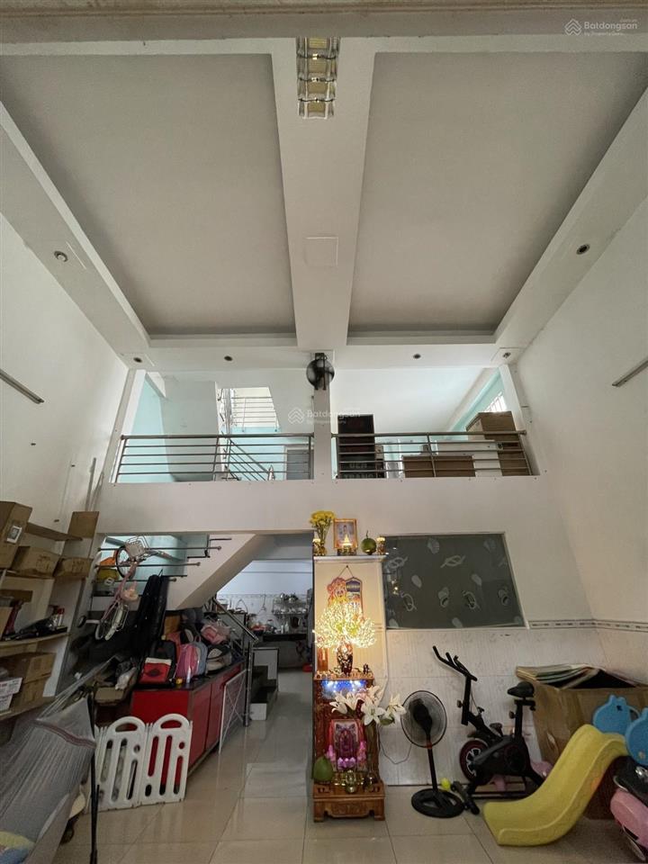 Bán nhà mặt tiền lý thường kiệt, hóc môn. 6x20. 3 tầng. 11.5 tỷ.