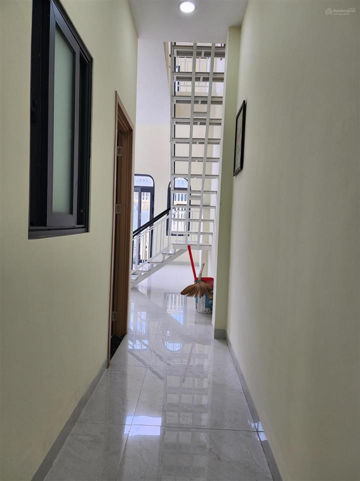 Bán nhà 1 xẹt tân thới nhì 25. 2 tầng giá 3.25 tỷ.