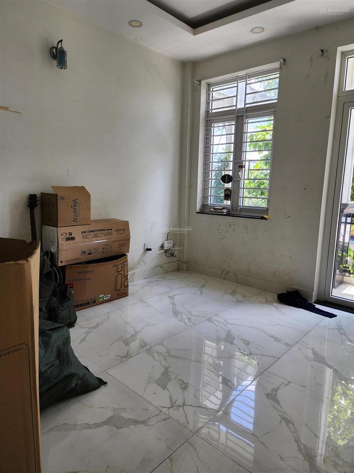Bán nhà mt huỳnh thị hai. 88m2. 4 tầng. giá 11,5 tỷ.
