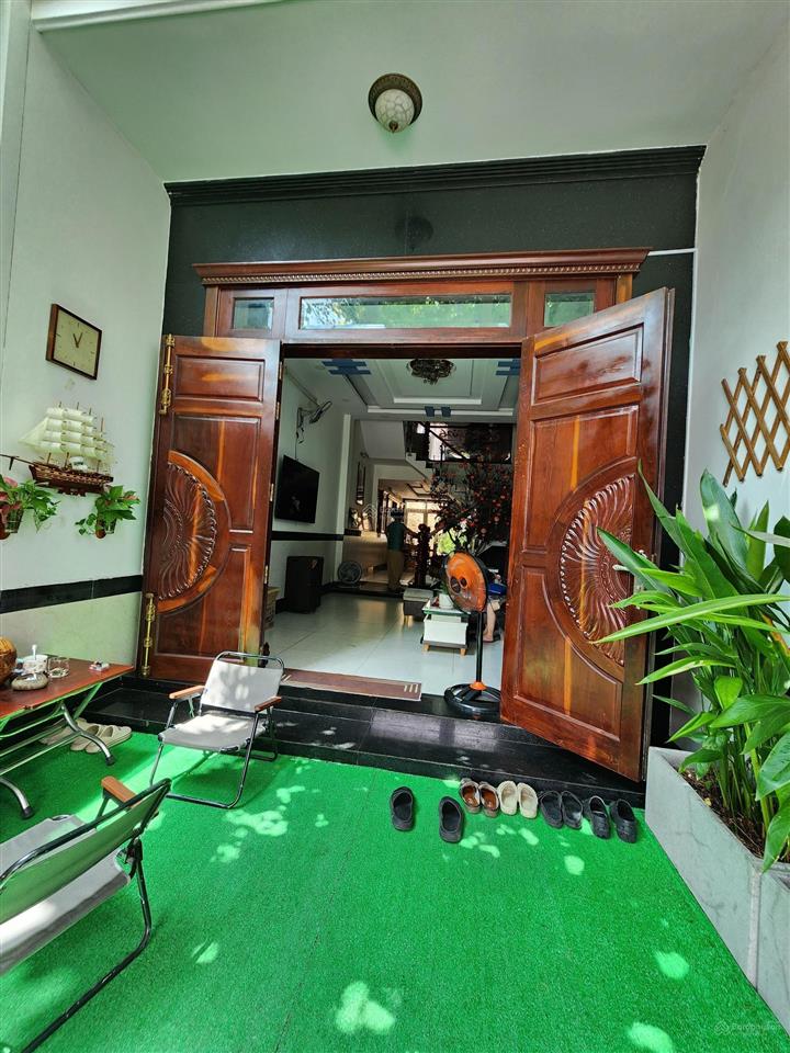 Bán nhà mt huỳnh thị hai. 88m2. 4 tầng. giá 11,5 tỷ.