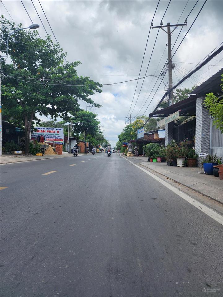Bán nhà mặt tiền dương công khi. 240m2. giá 8,9 tỷ.