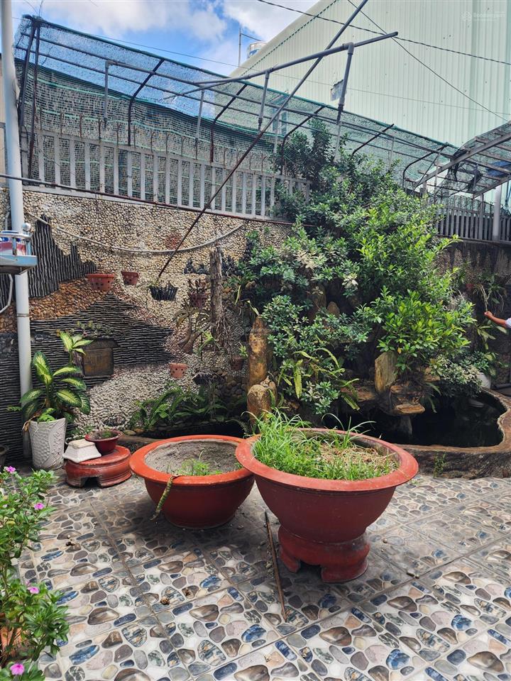 Bán nhà mặt tiền dương công khi. 240m2. giá 8,9 tỷ.