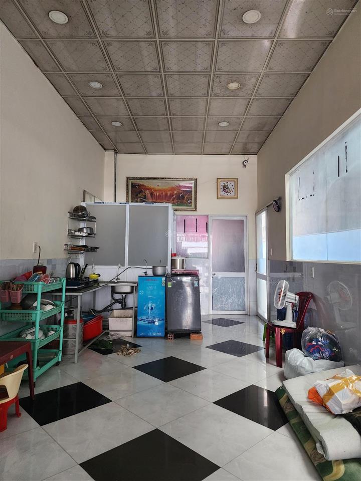 Bán nhà mặt tiền dương công khi. 240m2. giá 8,9 tỷ.