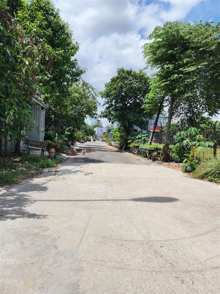 Bán nhà đường xe tải tiền lân, bà điểm. 205m2. ngang 9. 2 tầng. 9,9 tỷ.