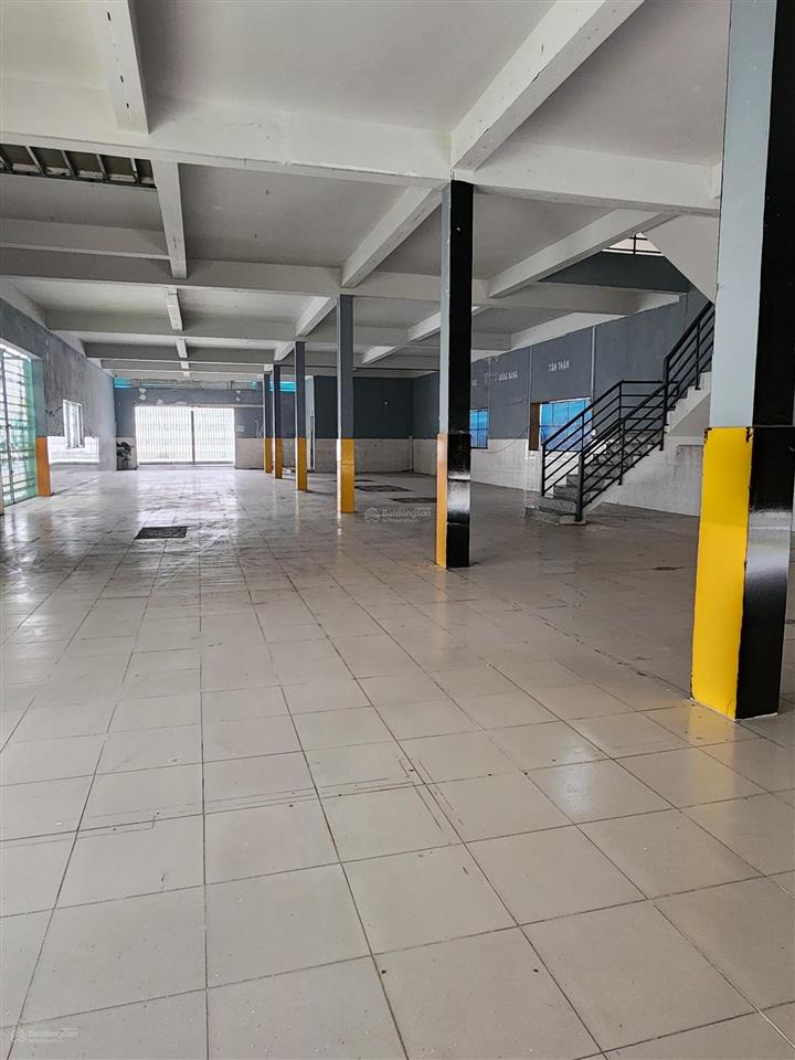 Nhà xưởng đường cont chạy, một sẹt song hành. 899m2. ngang 19. giá chỉ 26,5 tỷ.