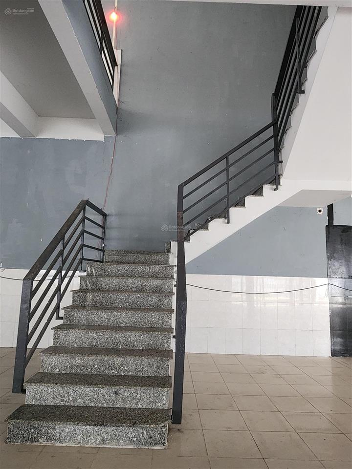 Nhà xưởng đường cont chạy, một sẹt song hành. 899m2. ngang 19. giá chỉ 26,5 tỷ.
