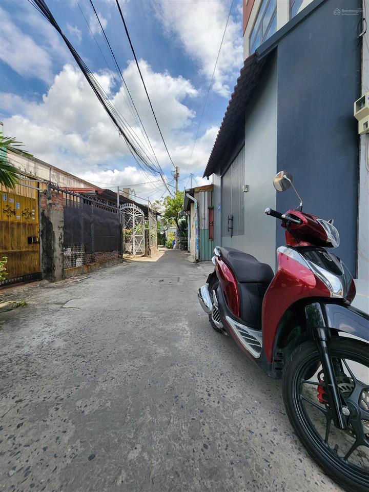 Bán nhà hxh nguyễn thị ngâu, thới tam thôn, 4 tầng. diện tích sàn 255m2, 5,6 tỷ