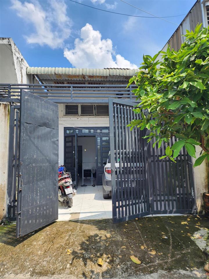 Bán nhà 1/ dương công khi. 97m2. 2 tầng. 3pn. giá chỉ 2,35 tỷ.