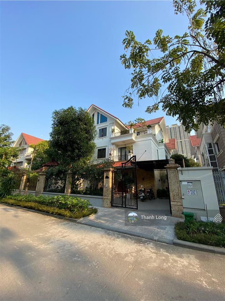 Chính chủ bán bt an hưng, dt 264m2, hướng mát sát hồ điều hòa, an sinh tốt. giá đầu tư 0979 264 ***