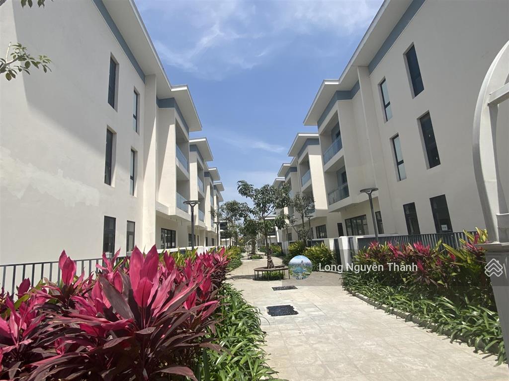 Gấp! rẻ hơn cđt 8 tỷ bt an quý villa nam cường, 2 mặt đường, view vườn hoa. 198m2. l/h 0979 264 ***