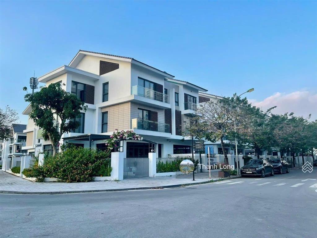 Chính chủ bán nhanh căn góc bt an vượng villa 230m2, mt 26m  đường đôi 28m, sát hồ tvh. giá 45 tỷ