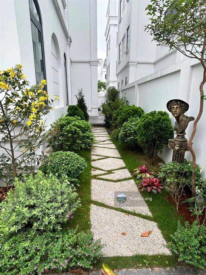 Bán cắt lỗ sâu biệt thự solasta mansion tại kđtm dương nội, dt 180m2. giá 2x tỷ bằng căn liền kề
