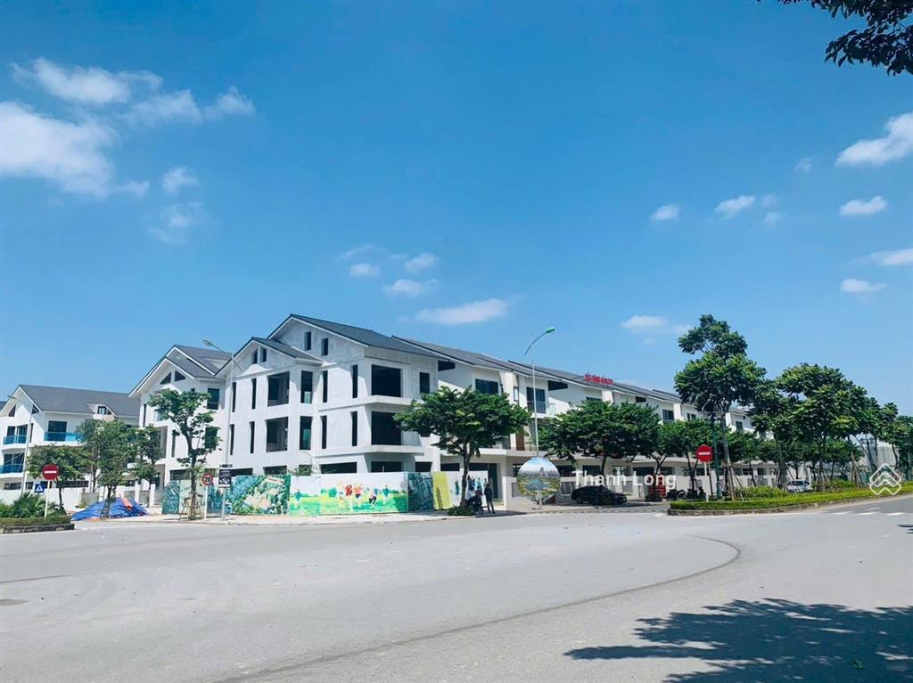 Bán căn góc bt an vượng villa  sát hồ thiên văn học. dt 270m2. giá tốt nhất thị trường