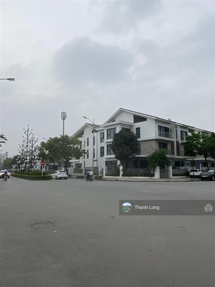 Bán căn góc bt an vượng villa  sát hồ thiên văn học. dt 270m2. giá tốt nhất thị trường