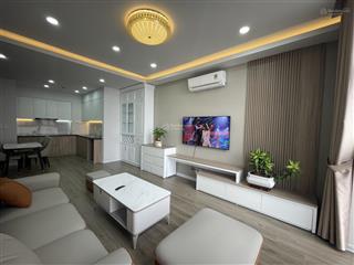 Cần bán nhanh căn hộ usilk city dt 100m2 gồm 3pn, 2wc, tầng trung hoàn thiện đẹp, có slot ô tô.