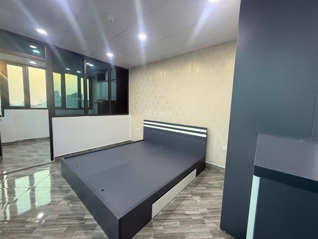 Bán nhà riêng phố ngọc hồi, 7 tầng thang máy, dòng tiền 500tr/ năm, kinh doanh bất chấp, gần chợ.