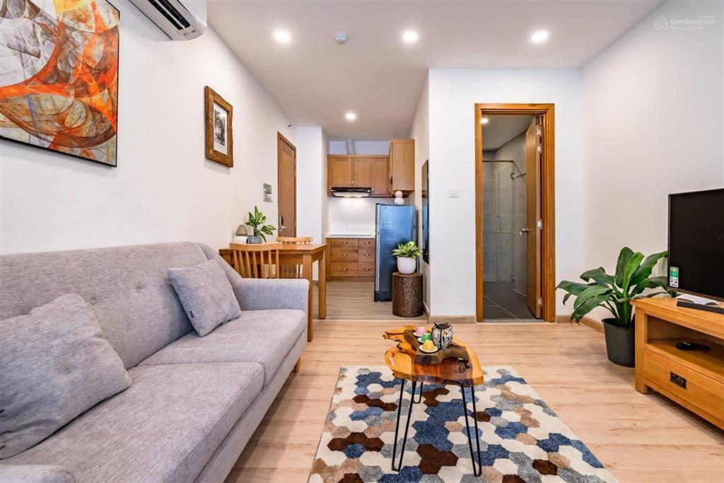 Căn hộ dịch vụ 1 phòng ngủ ban công full nội thất giá ưu đãi ngay cmt8