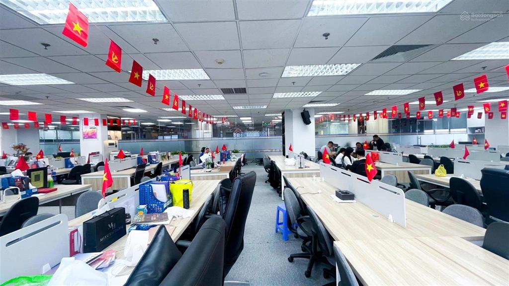Cho thuê văn phòng 200m2 nguyễn văn huyên tòa nhà văn phòng chuyên nghiệp