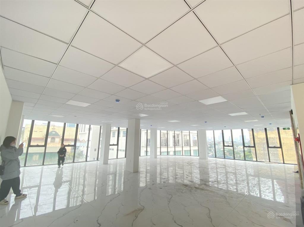 Cho thuê văn phòng 200m2 nguyễn văn huyên tòa nhà văn phòng chuyên nghiệp