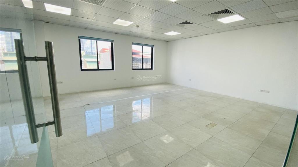 Cho thuê văn phòng trương công giai gần khúc thừa dụ 10 triệu/th