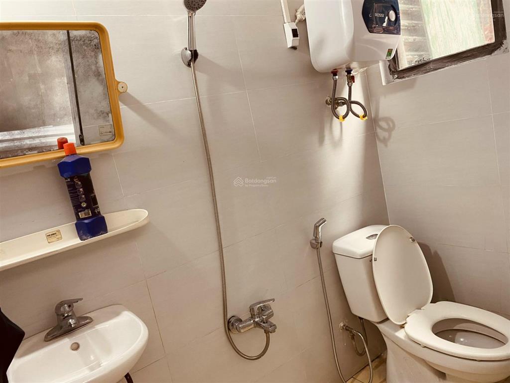 Cho thuê nhà 65m2 ngõ 68 phú diễn, phù hợp vừa ở vừa làm kho