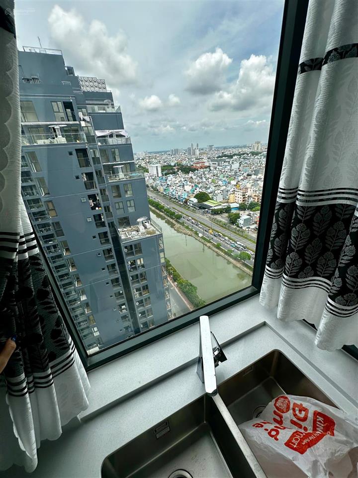 Cần bán căn hộ daqua phường phú định