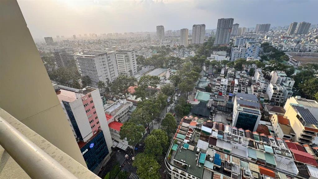 Cần bán căn hộ hùng vương plaza tọa lạc tại 126 hồng bàng quận 5