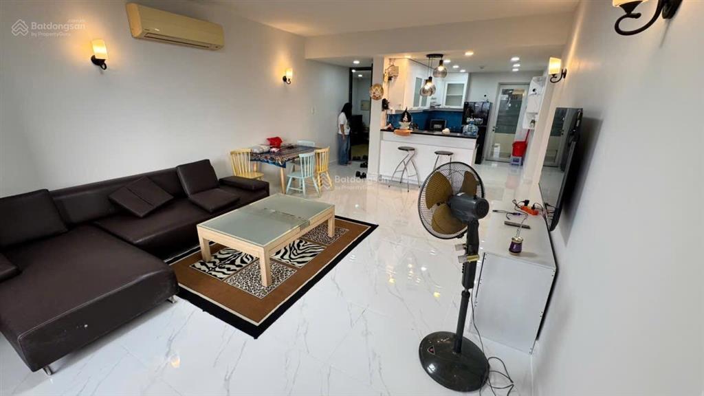 Cần bán căn hộ hùng vương plaza tọa lạc tại 126 hồng bàng quận 5