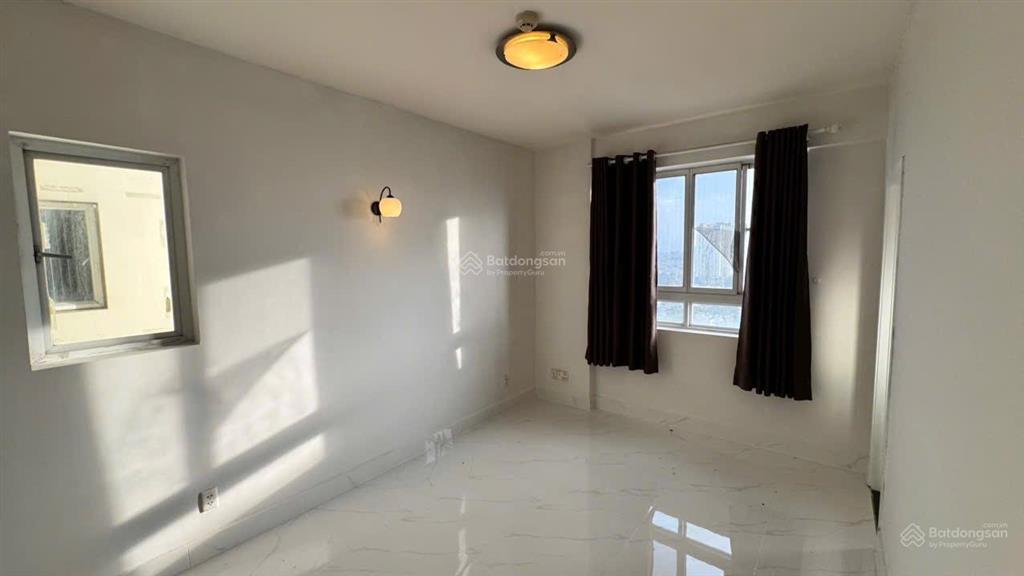 Cần bán căn hộ hùng vương plaza tọa lạc tại 126 hồng bàng quận 5