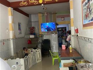 Nhà mặt tiền giá tốt hiếm trong khu vực